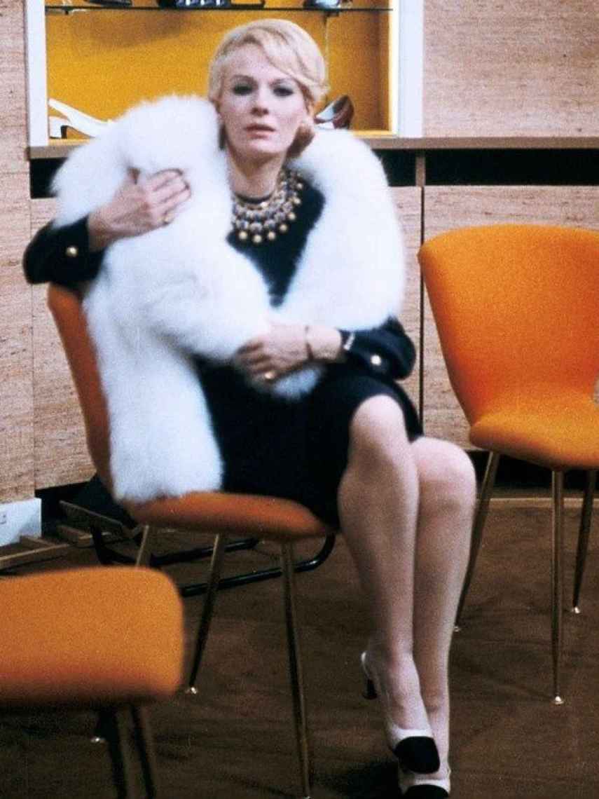 Delphine Seyrig como Fabienne Tabard.