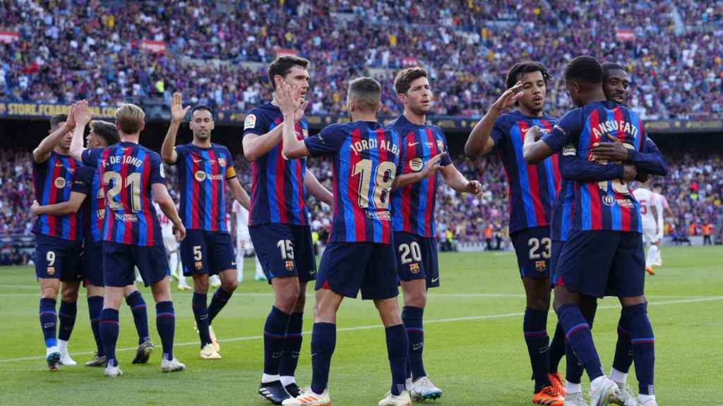 El FC Barcelona, celebrando la victoria contra el Mallorca en el Camp Nou / EFE