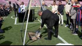 Joan Laporta coloca la primera piedra del nuevo Camp Nou