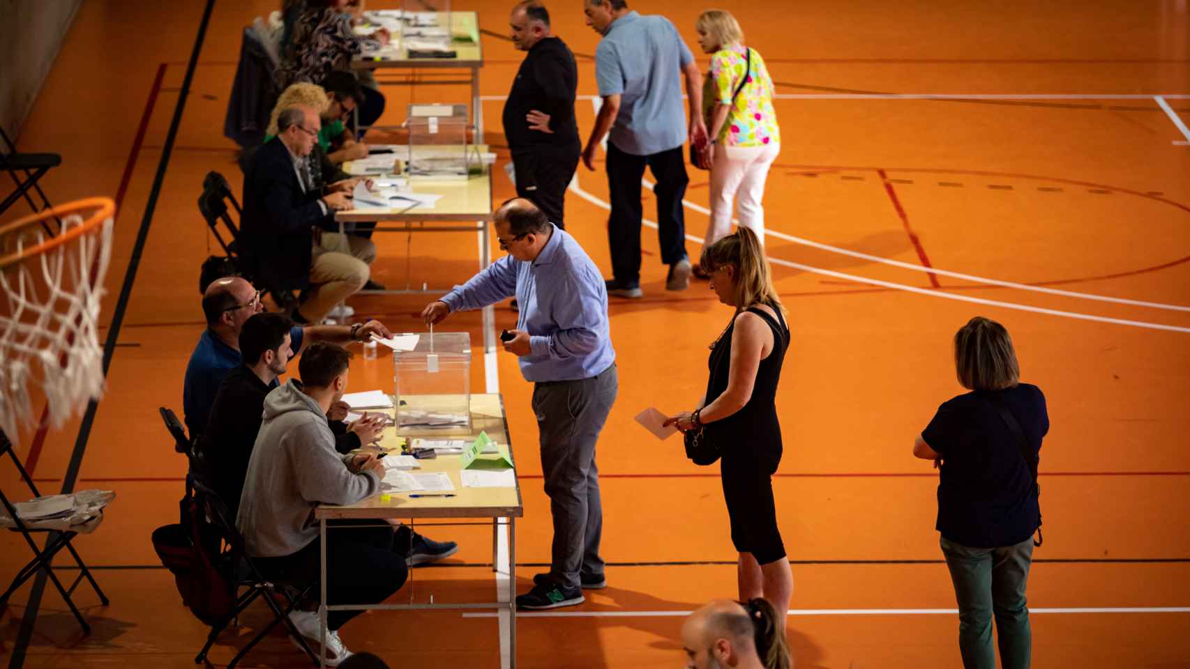 Imagen de un colegio electoral en Cataluña