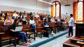 Imagen de una clase de lenguas en la UB