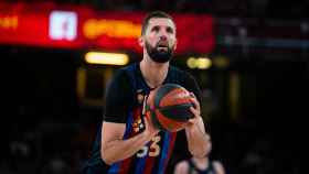 Mirotic lanza un tiro lire