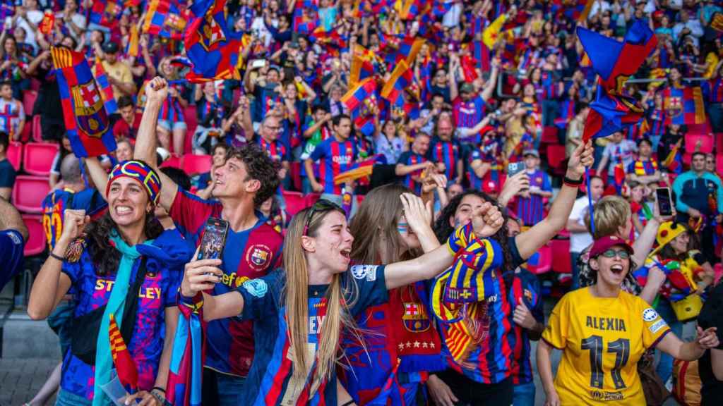 Miles de barcelonistas celebran la segunda Champions League del Barça Femenino