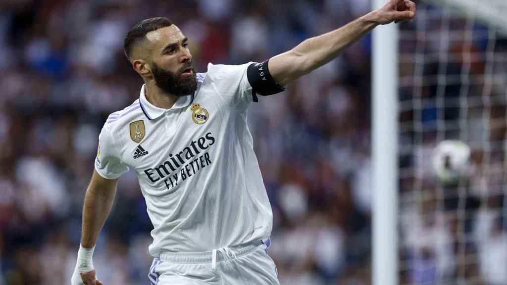 Benzema celebra un gol con el Real Madrid