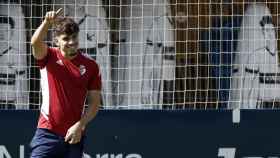 Abde, uno de los cedidos del Barça, entrenando con el Osasuna / EFE