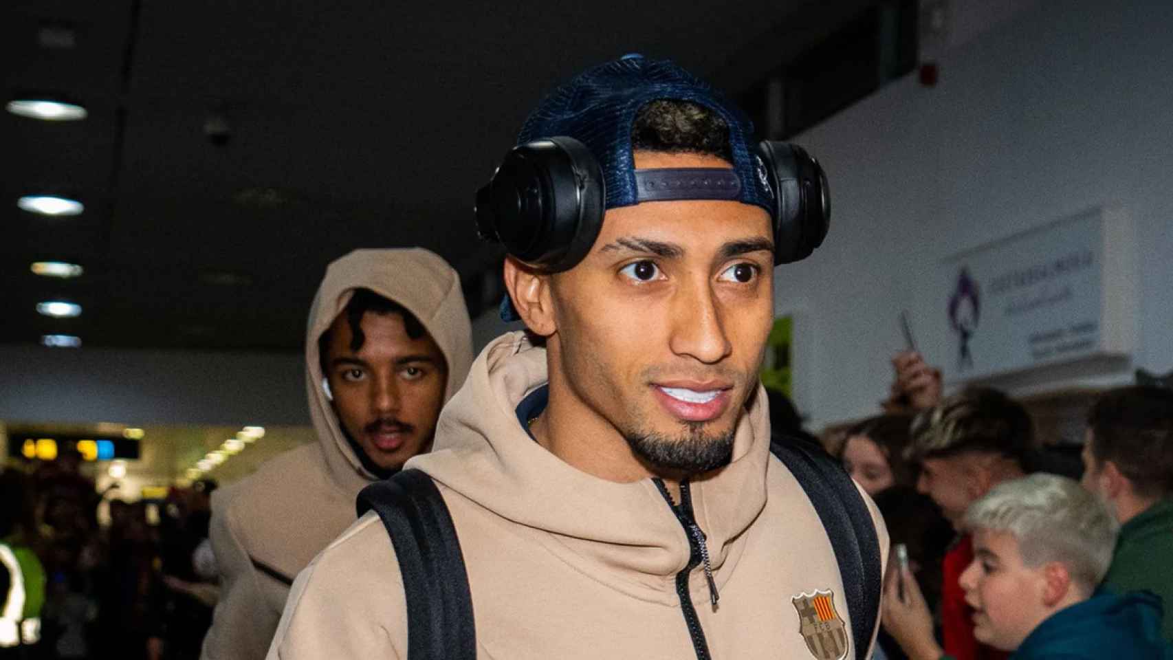 Raphinha, junto a Jules Koundé, durante un viaje del Barça / FCB