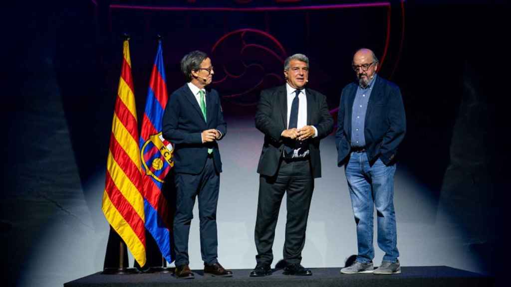 Joan Laporta y Jaume Roures, en la inauguración del museo provisional del Barça