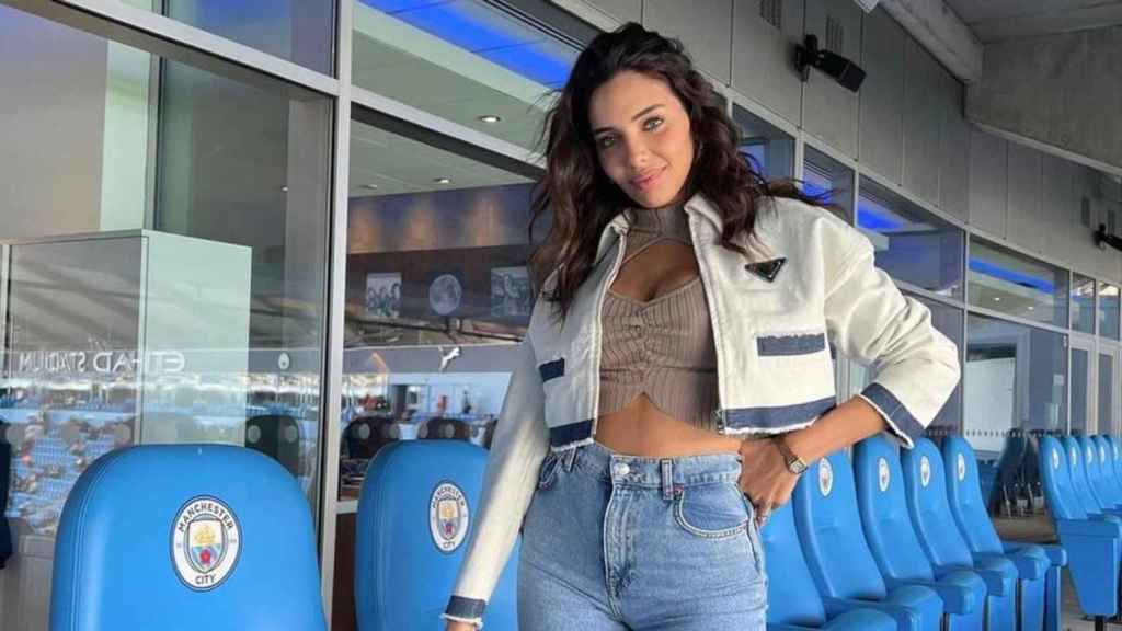 Sara Arfaouri, la pareja de Gundogan, en el estadio del Manchester City / REDES