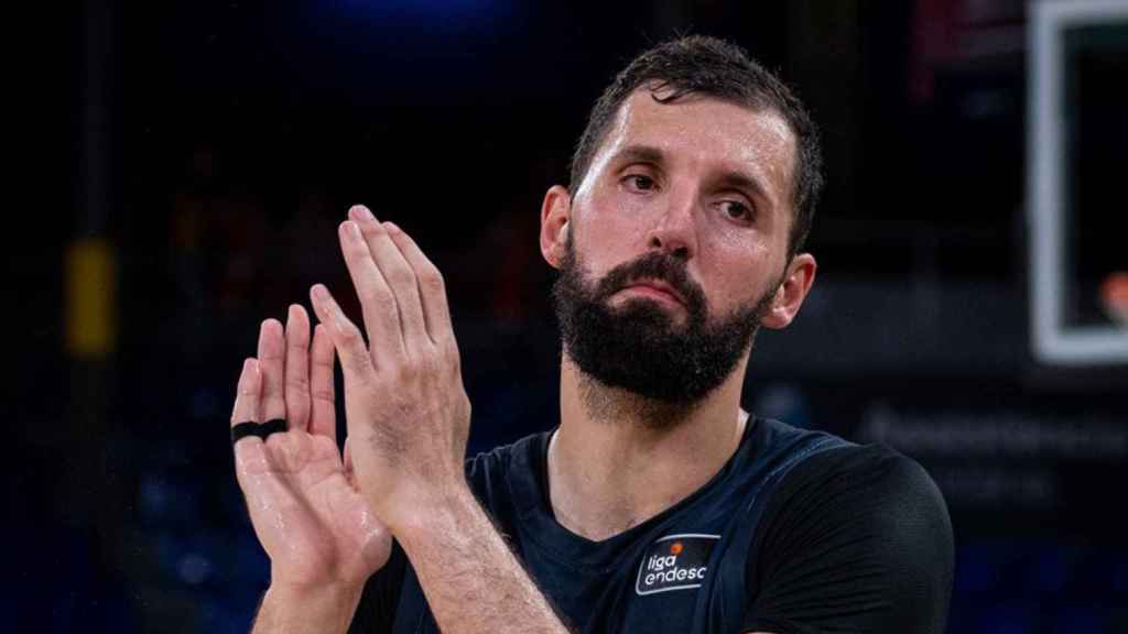 Nikola Mirotic, en la previa de un partido del Barça de basket