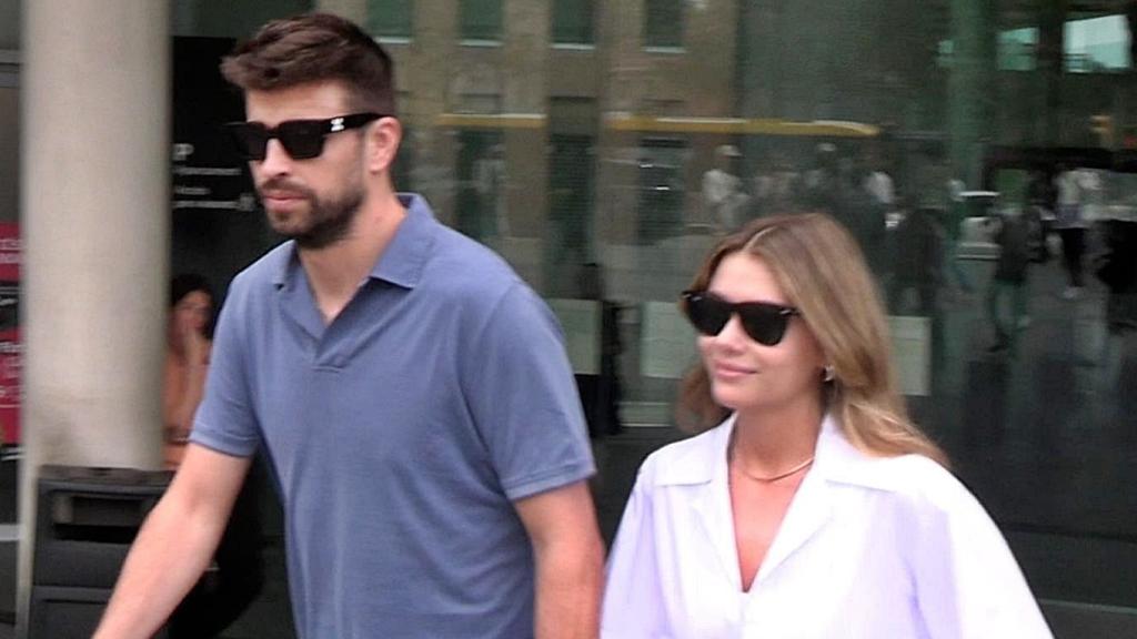 Gerard Piqué y Clara Chía salen de los juzgados