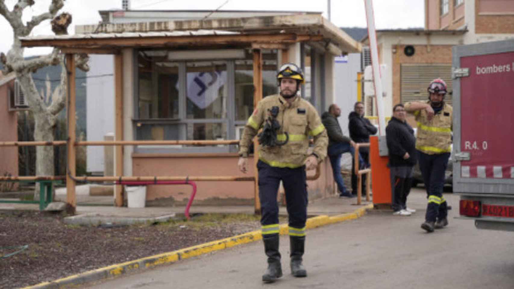 Un bombero de la Generalitat durante las tareas de rescate de la mina de Súria