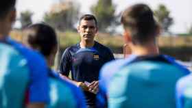 El técnico del Barça B, Rafa Márquez, en una sesión de entrenamiento