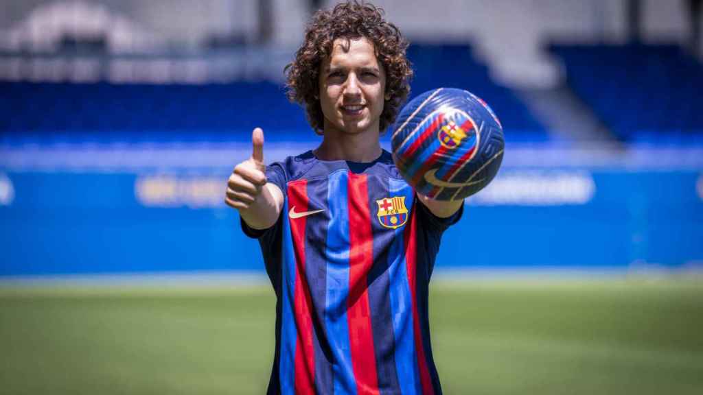 Emre Demir, en su presentación con el Barça B