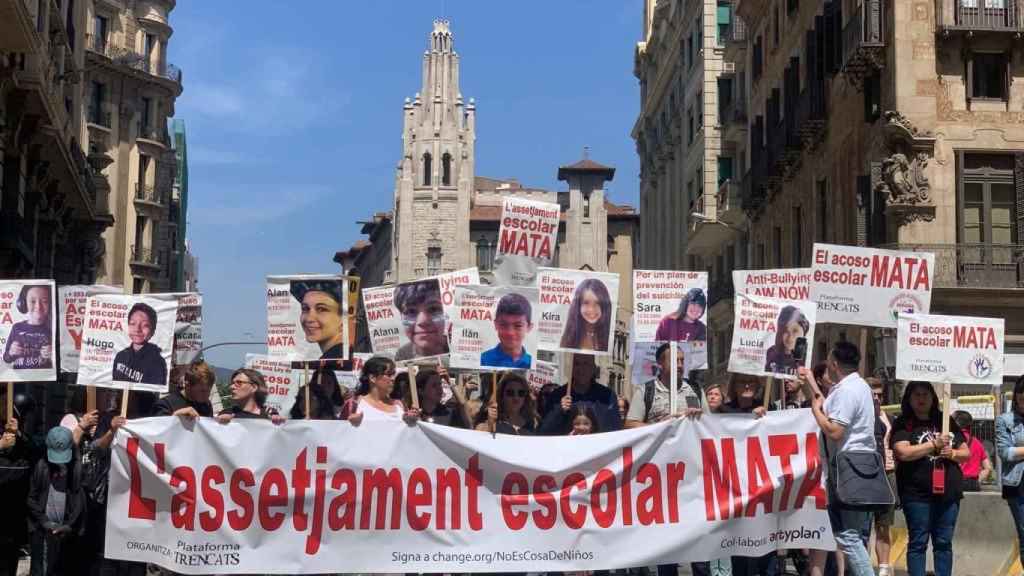 Manifestación organizada por los padres de Kira López contra el acoso escolar