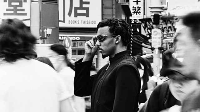 Jules Koundé, fotografiado en las calles de Tokyo / REDES