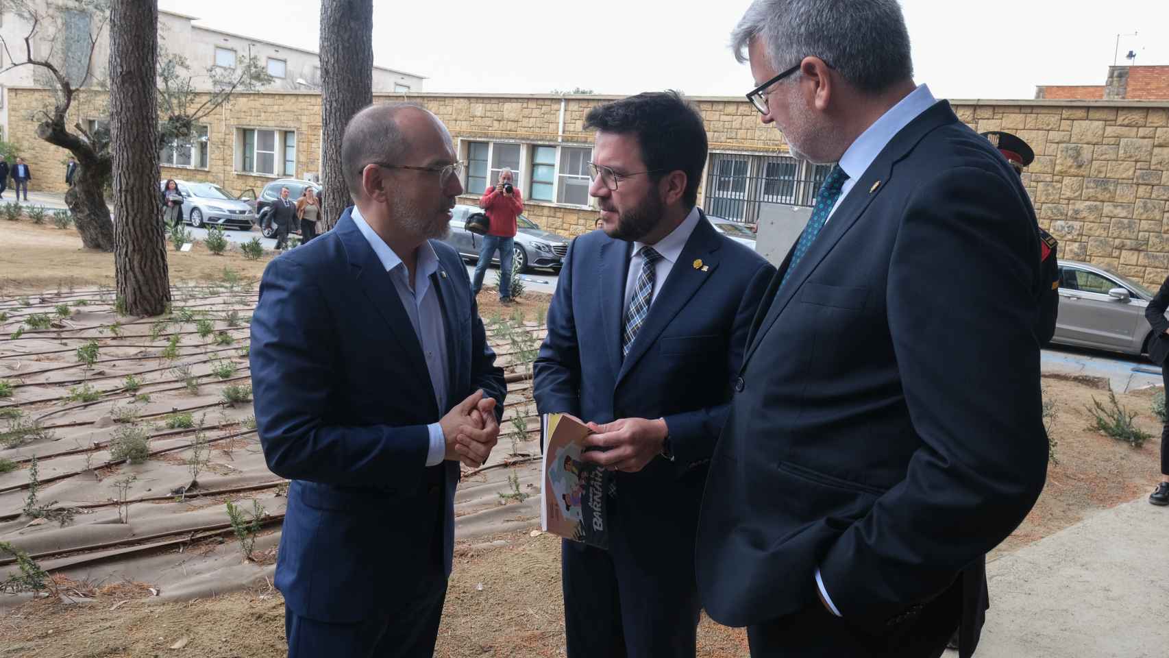 El conseller de Derechos Sociales, Carles Campuzano, el presidente de la Generalitat, Pere Aragonès, y el alcalde de Tarragona, Pau Ricomà