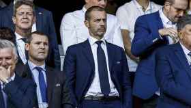 Aleksande Ceferin, presidente de la UEFA, viendo un partido de la Nations League / EFE