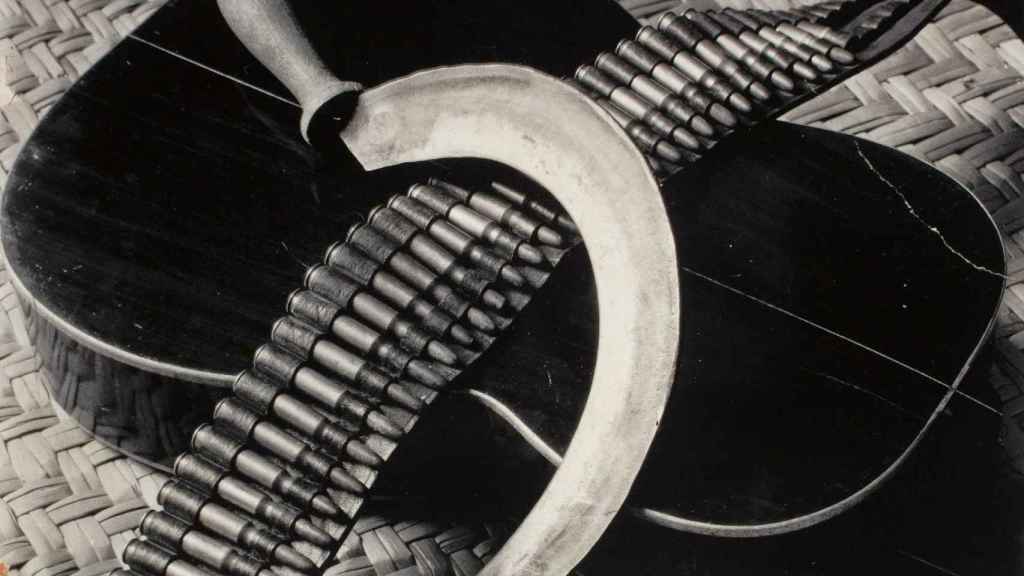 'Canana, hoz y guitarra', de Tina Modotti