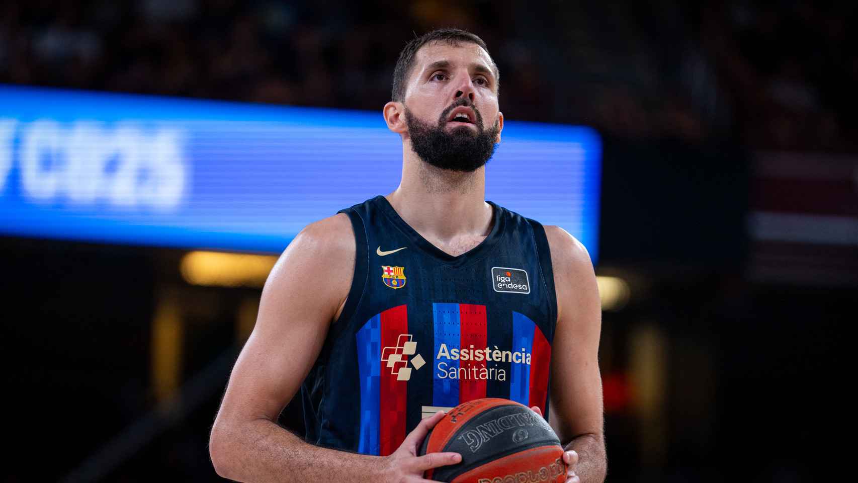 Nikola Mirotic, a punto de cobrar unos tiros libres, en un partido del Barça / FCB