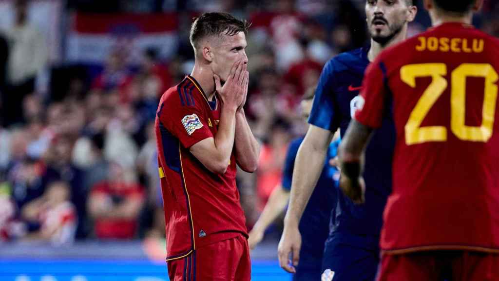 Dani Olmo se lamenta de una ocasión fallida en el partido contra Croacia