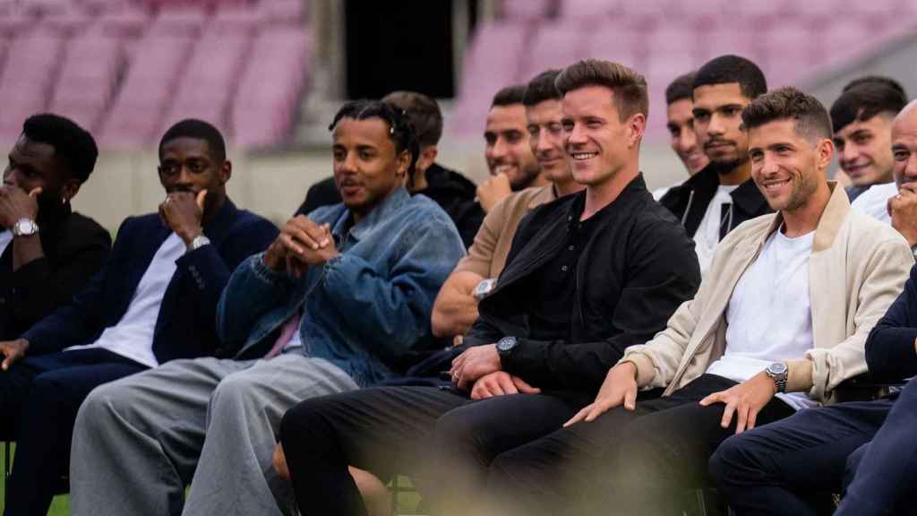 Los jugadores del Barça, durante el acto de despedida de Sergio Busquets / FCB