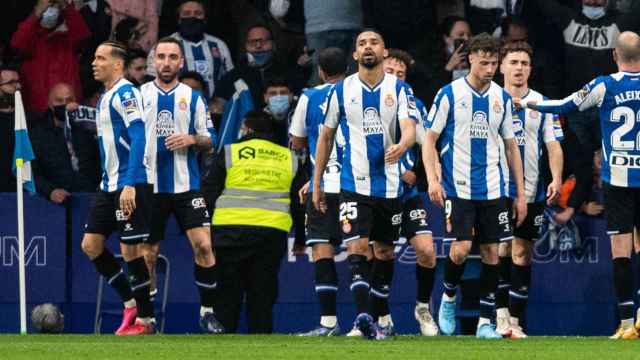 Jugadores del Espanyol celebran un gol