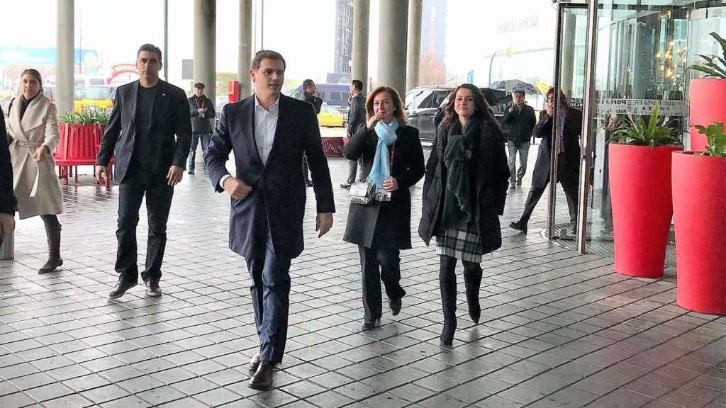 El expresidente de Ciudadanos, Albert Rivera, junto a Inés Arrimadas y Carina Mejías