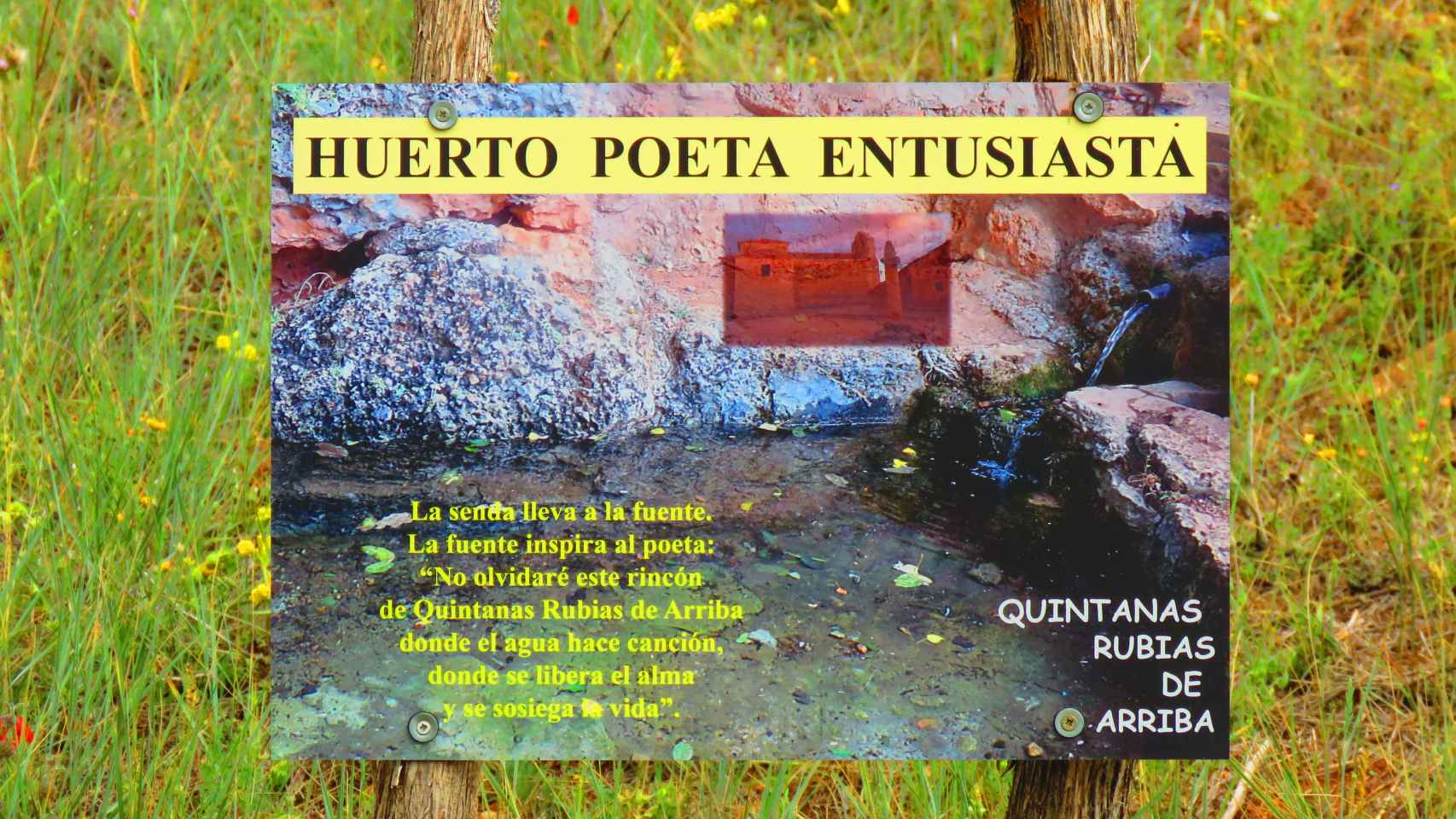 Una de las láminas en 'El Huerto Poeta', en un pueblo de Soria