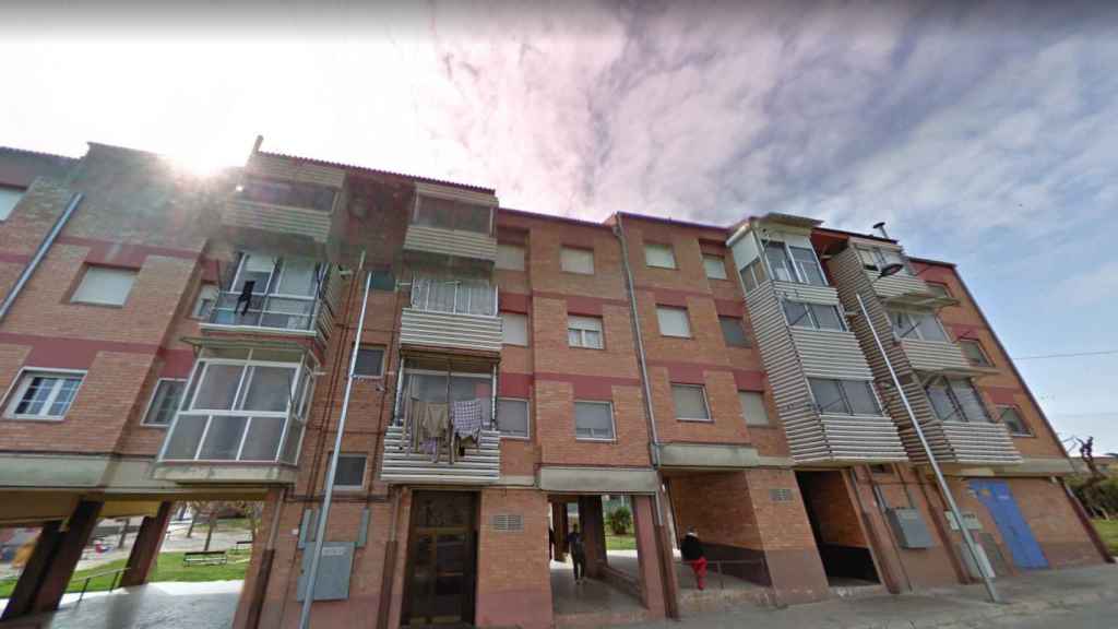 El bloque afectado por un incendio en Balaguer (Lleida)