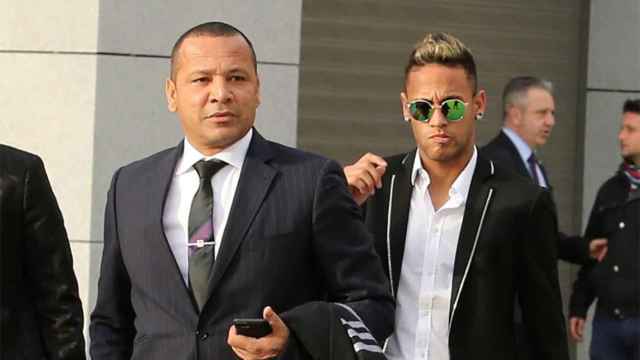 Neymar y su padre entran en el juzgado para el 'caso Neymar 1'