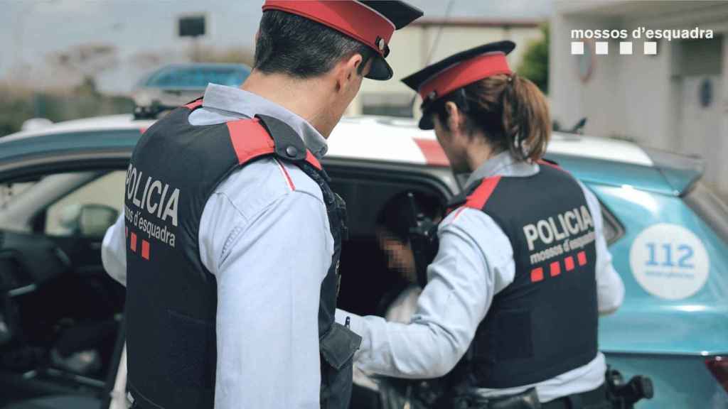 Los Mossos d'Esquadra efectúan una detención