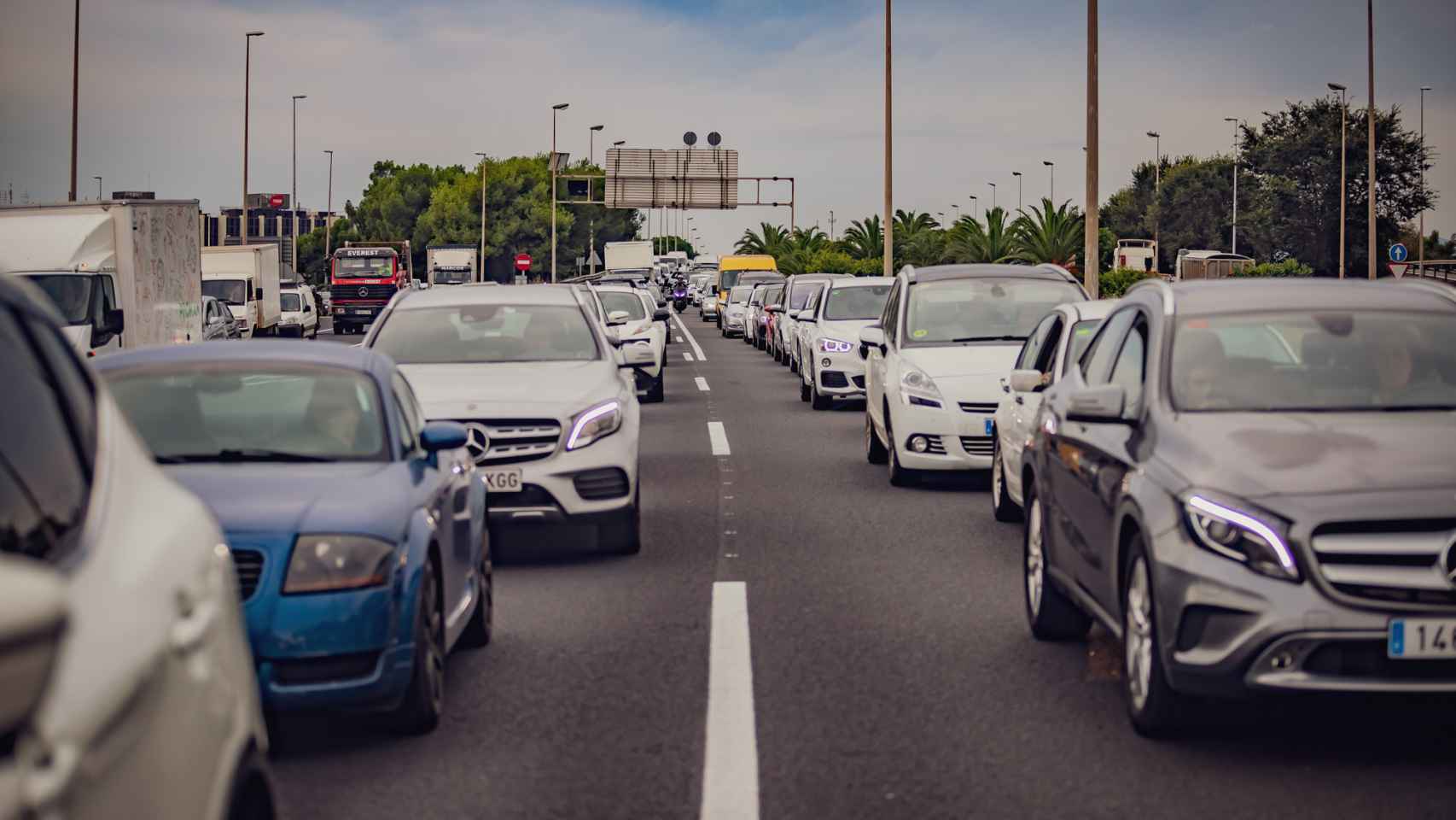 Operación retorno: Trànsit habilita 100 kilómetros de carriles adicionales para evitar el caos