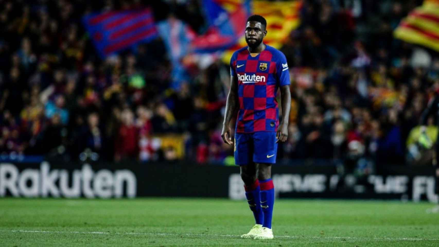 Umtiti en el césped del Camp Nou