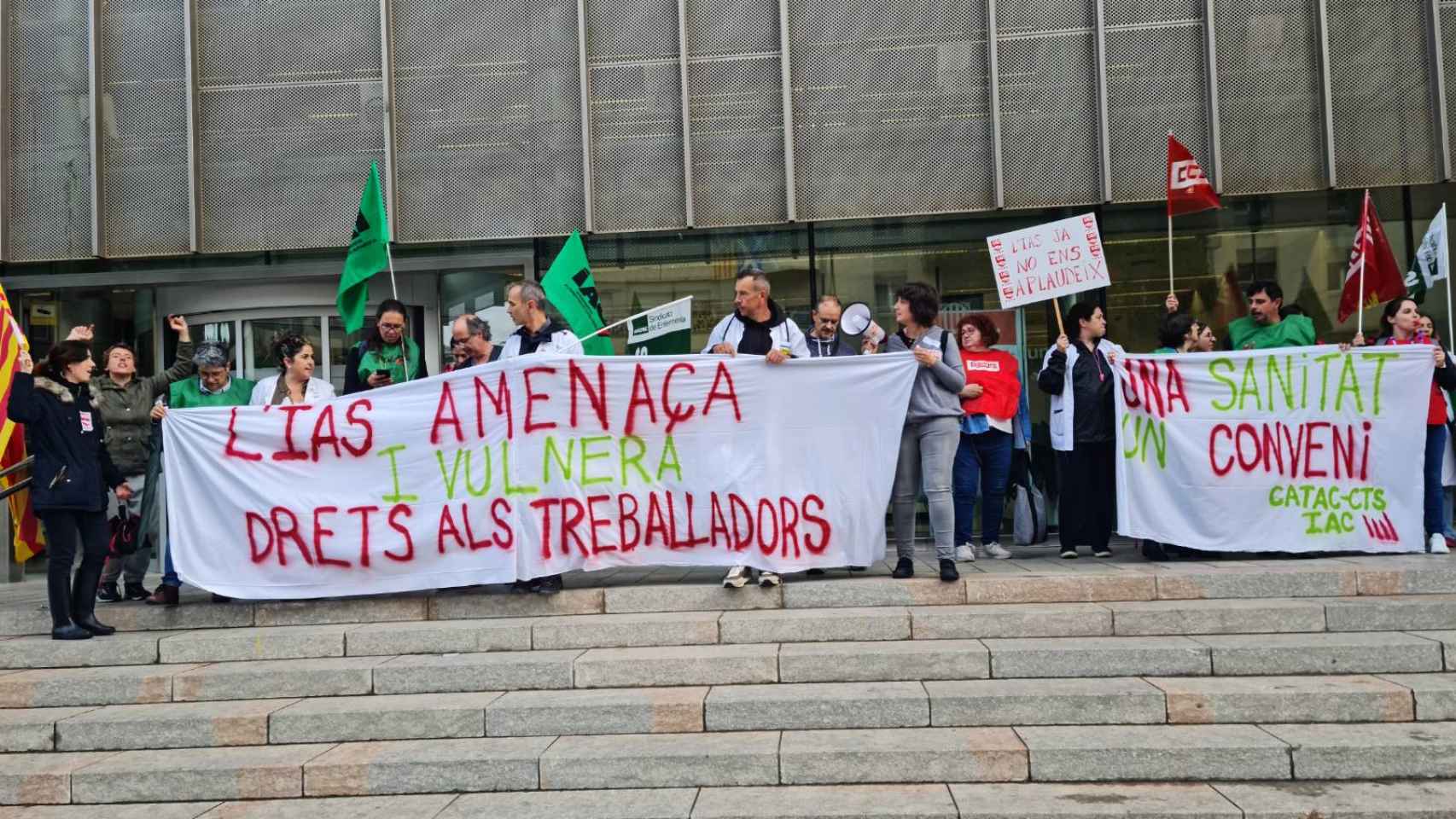 Los trabajadores del IAS, durante una protesta