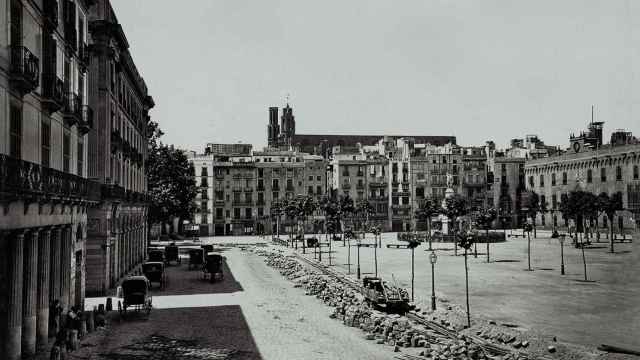Plaza del Comercio, antes de Palacio de Barcelona, 1872