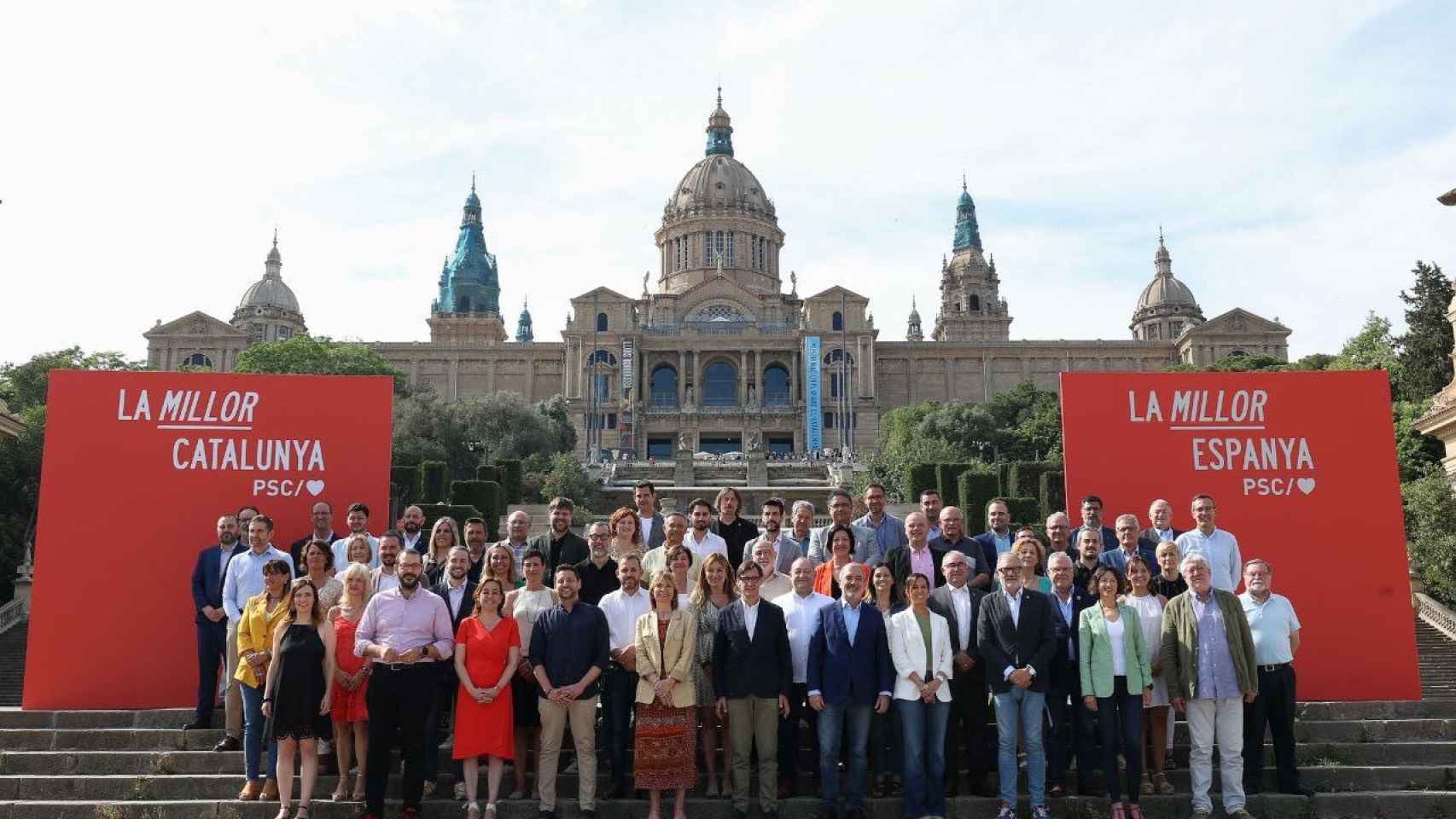 Acto municipalista del PSC ante la sede del MNAC