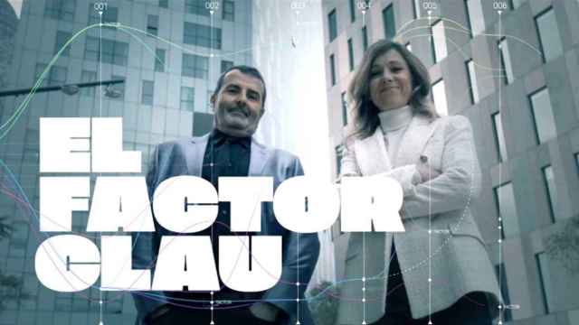 Xavier Sala i Martín y la directiva de la cambra Camprubí, en una imagen de 'El Factor Clau' de TV3