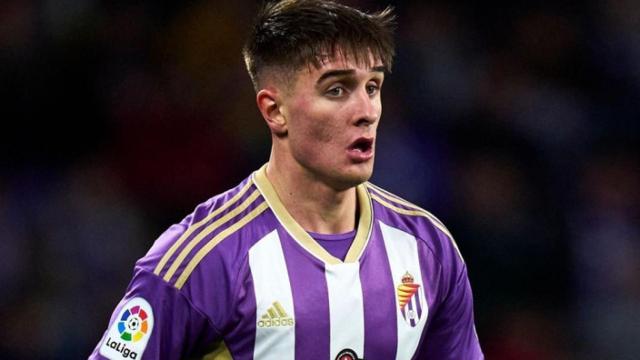 Iván Fresneda, objetivo del Barça, en un partido con el Valladolid / EFE