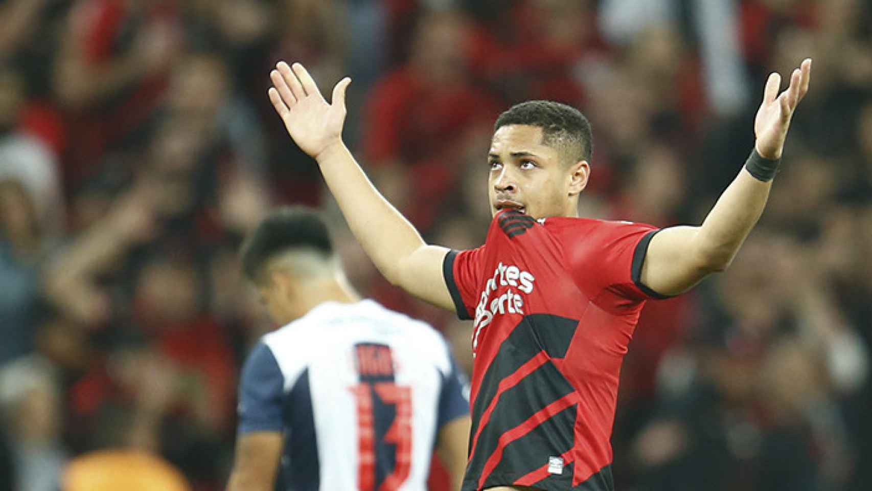 Vitor Roque festeja un gol anotado en la Copa Libertadores / EFE