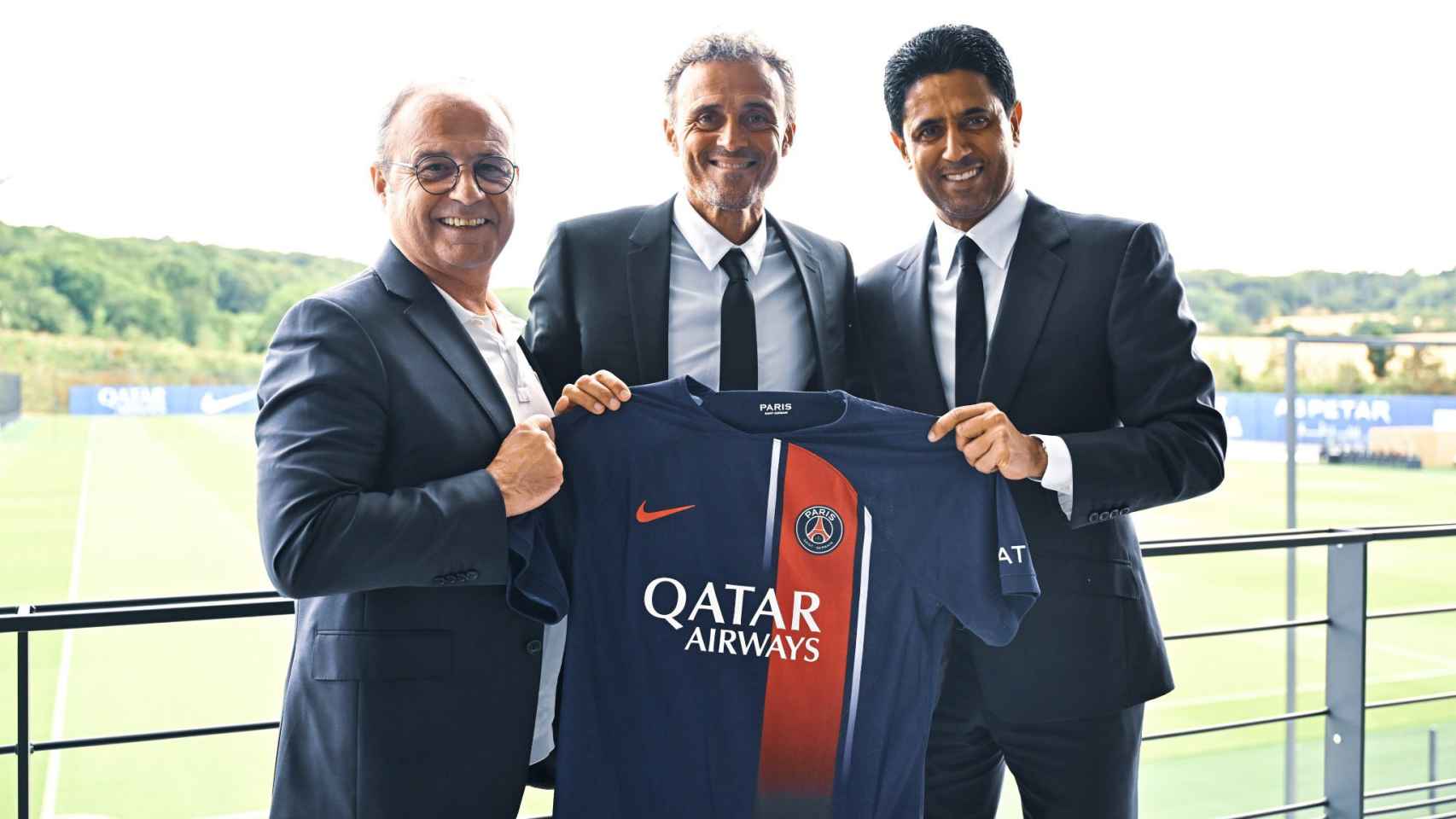 Luis Enrique posa como nuevo entrenador del PSG