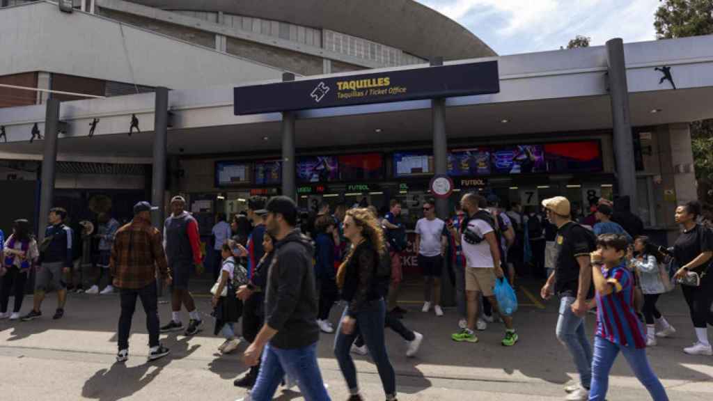 Los aficionados del Barça, en los puestos de taquilla del Camp Nou