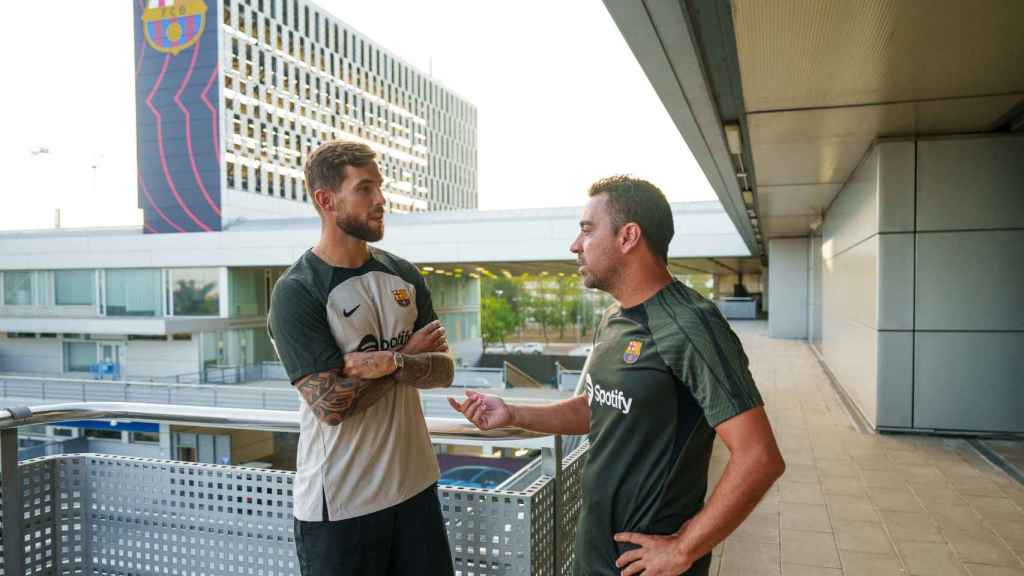 Xavi Hernández e Íñigo Martínez, en las instalaciones de la Ciutat Esportiva / FCB