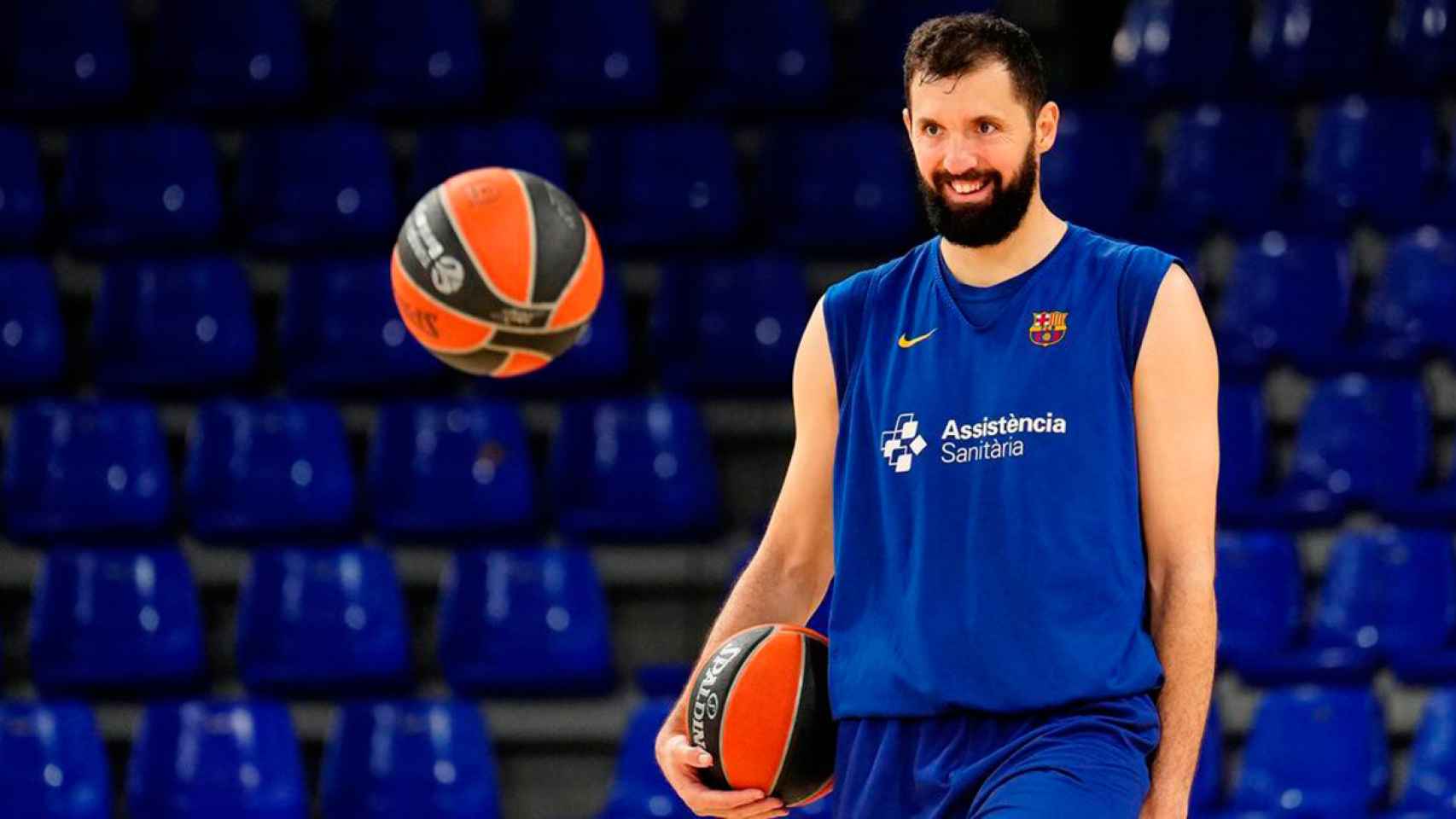 Nikola Mirotic, durante una sesión de entrenamiento con el FC Barcelona