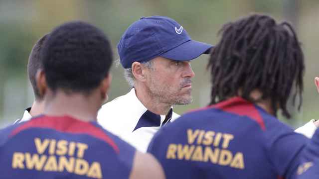 Luis Enrique dirige un entrenamiento del PSG