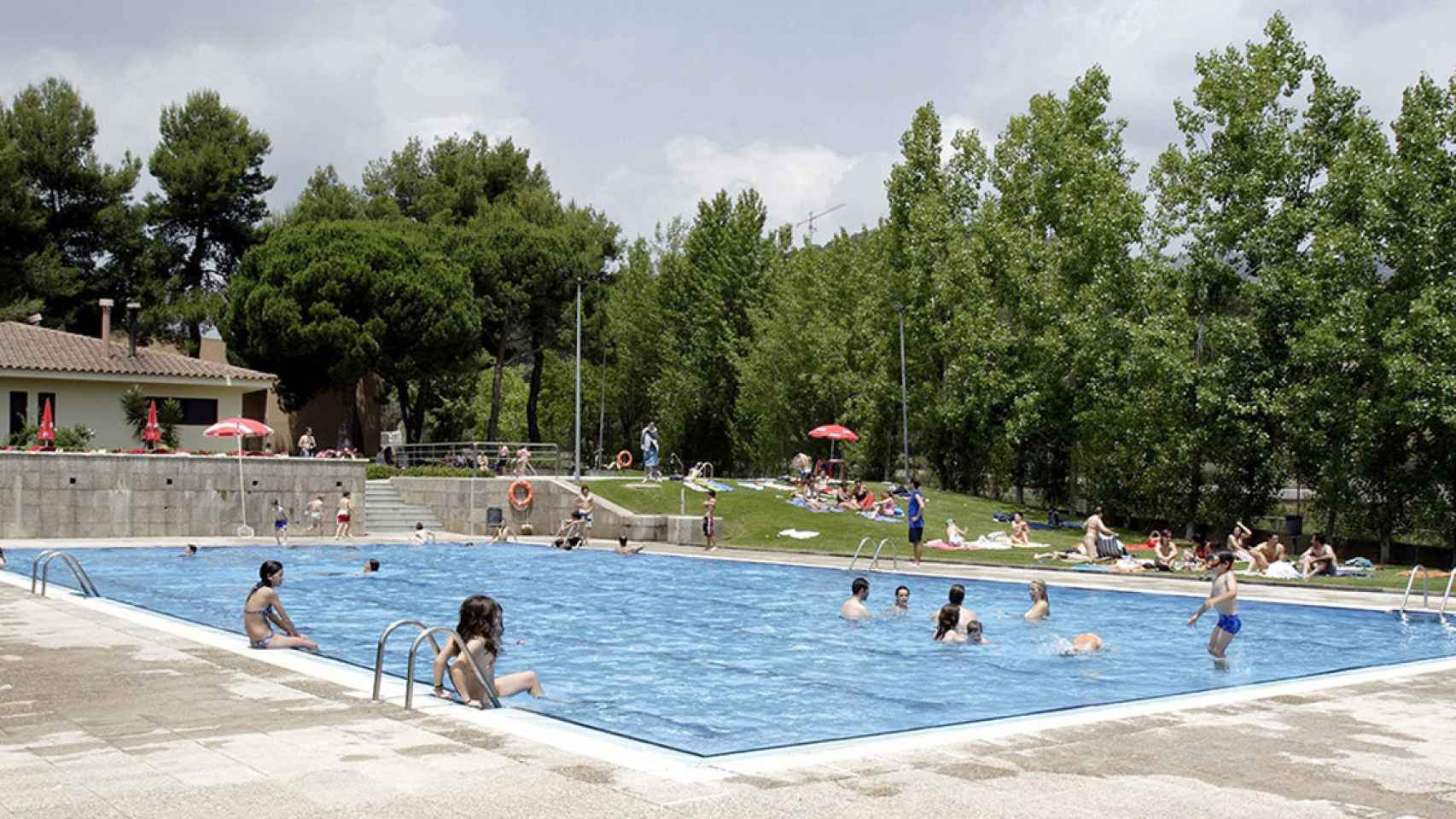 Piscina municipal de Matadepera (Barcelona)