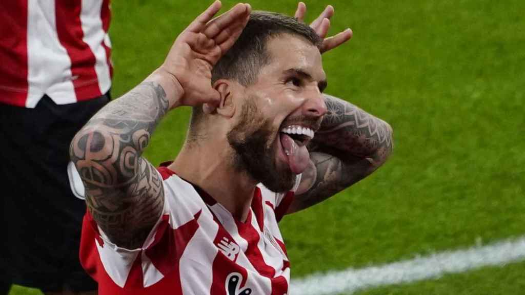 La celebración de Iñigo Martínez al anotar un gol con el Athletic Club