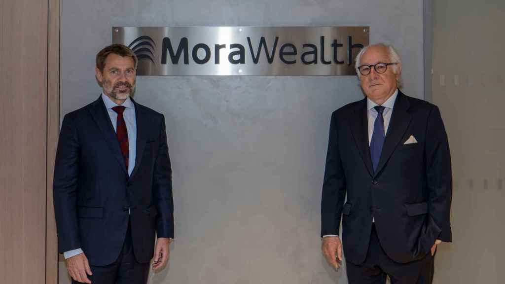 Lluís Alsina (izq.), consejero y director general de Morabanc, y Juan María Nin (dcha.), presidente de la entidad