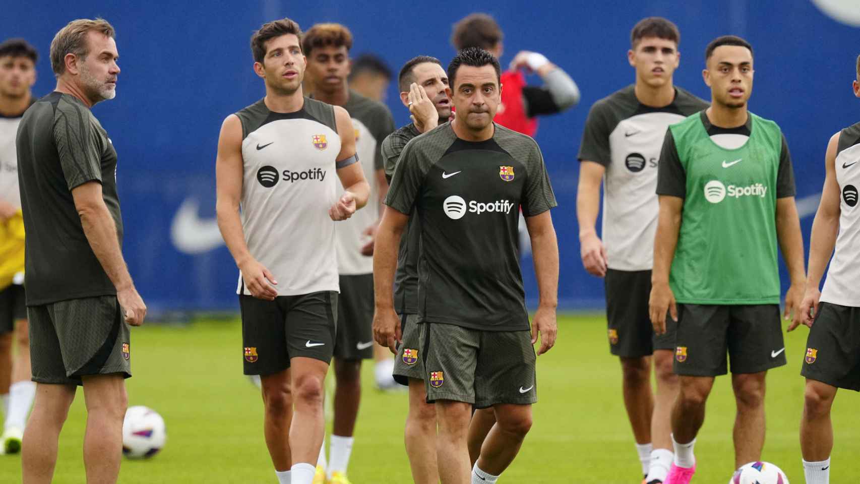 El Barça de Xavi Hernández, durante una sesión de entrenamiento