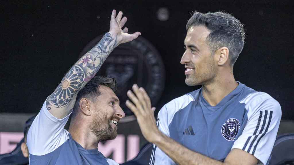 Leo Messi y Sergio Busquets, en el banquillo del Inter Miami