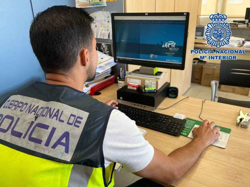 Un agente de la Policía Nacional, en una imagen de recurso.